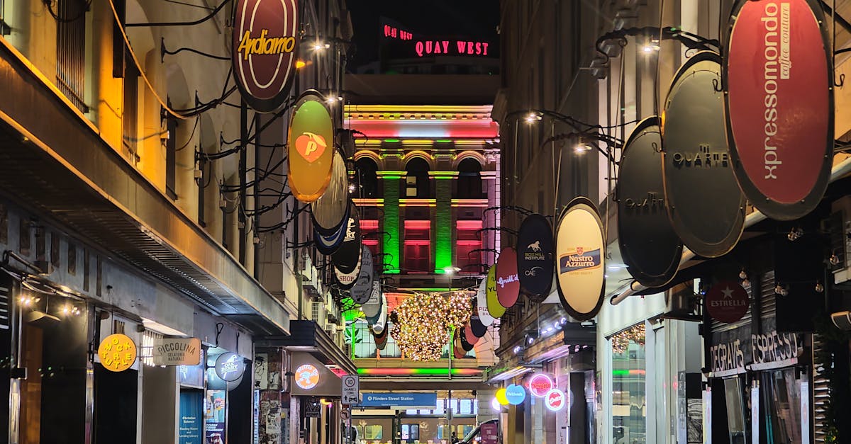 Reflections of India: The Use of Mirrors and Glass in Restaurant Design